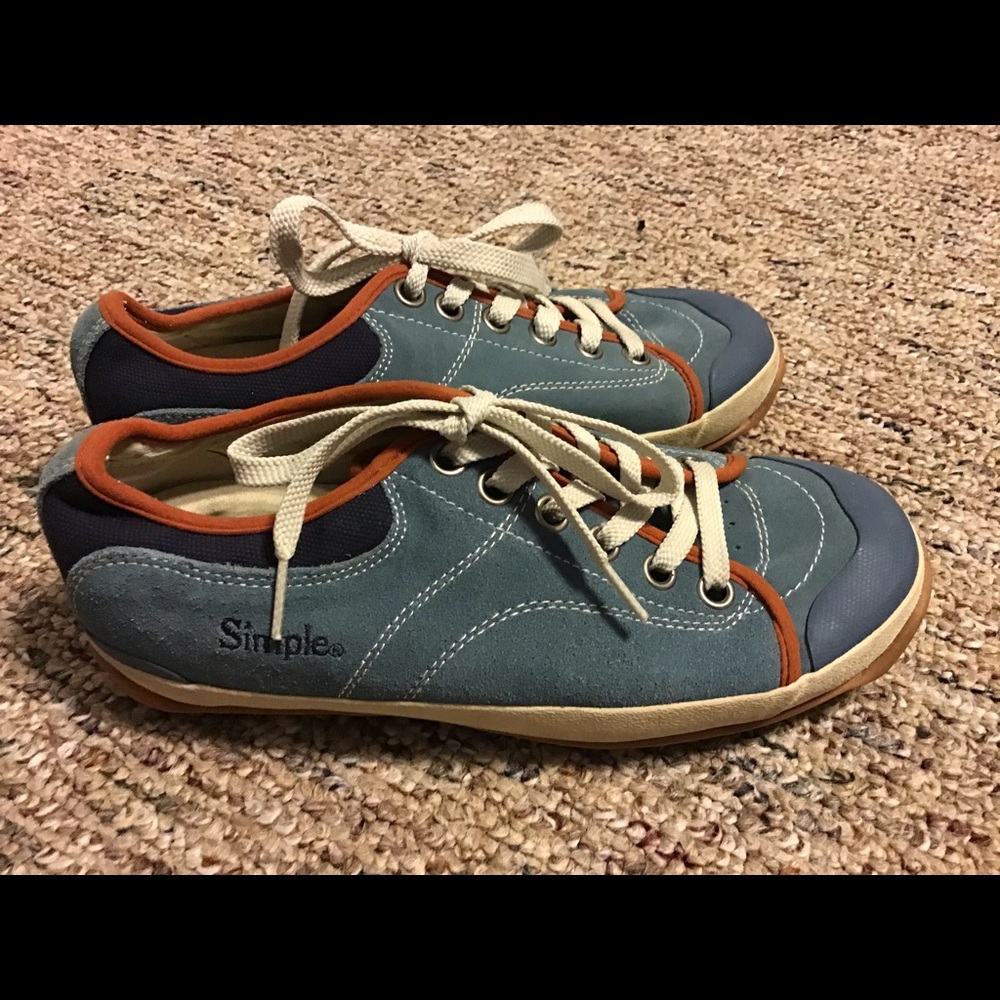 Simple tie up shoes, light blue suede, siz…